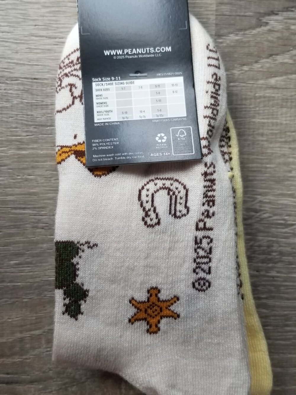 Western Snoopy Ruffle Crew Socks - Picture 3 of 5